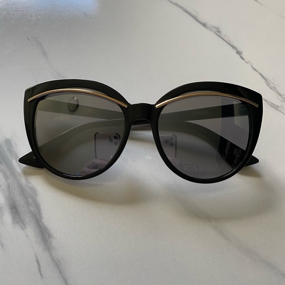 Vintage-Inspired Oversized Cat Eye Sunglasses - Picture 1 of 5